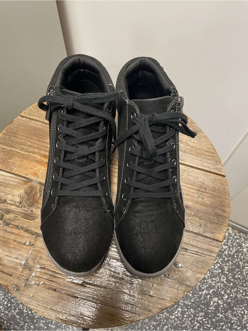 Women’s Clark Cloudsteppers Black Casual Lace-Up Sneakers, 8